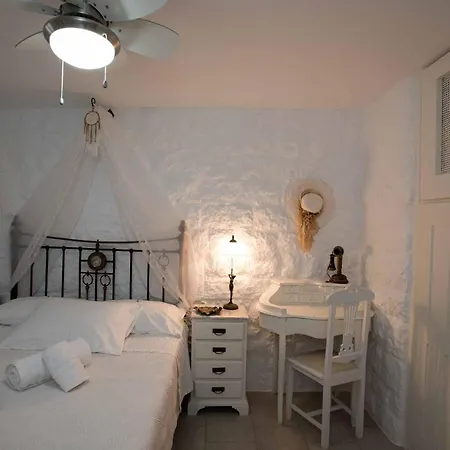 Holiday home Hidden Heaven *